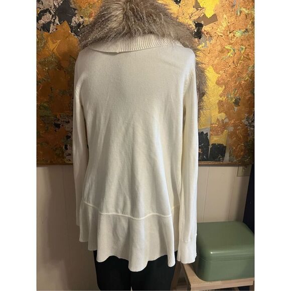 White House Black Market Fur Cover Up Cardigan Ecru SzM - Picture 6 of 9